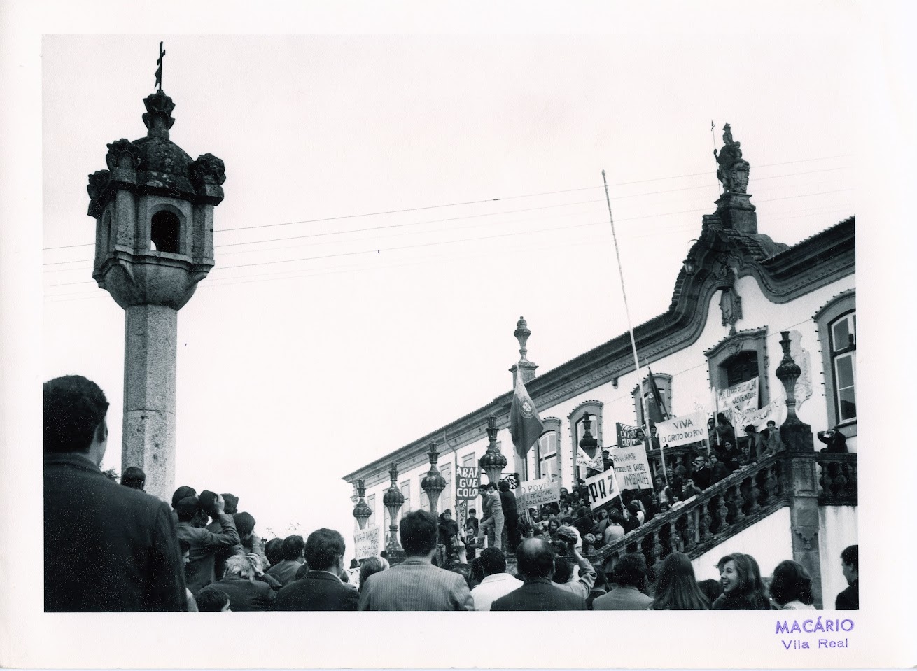 Comemorações do 1.º de Maio de 1974 em Vila Real (Foto Macário)